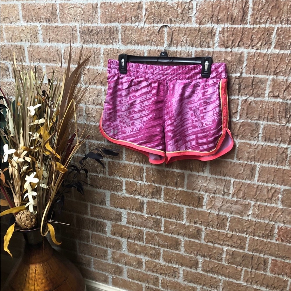 Barely Worn Under Armour Women’s Shorts Size M Item #PHK2434